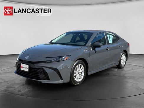 Used 2025 Toyota Camry LE FWD image 3