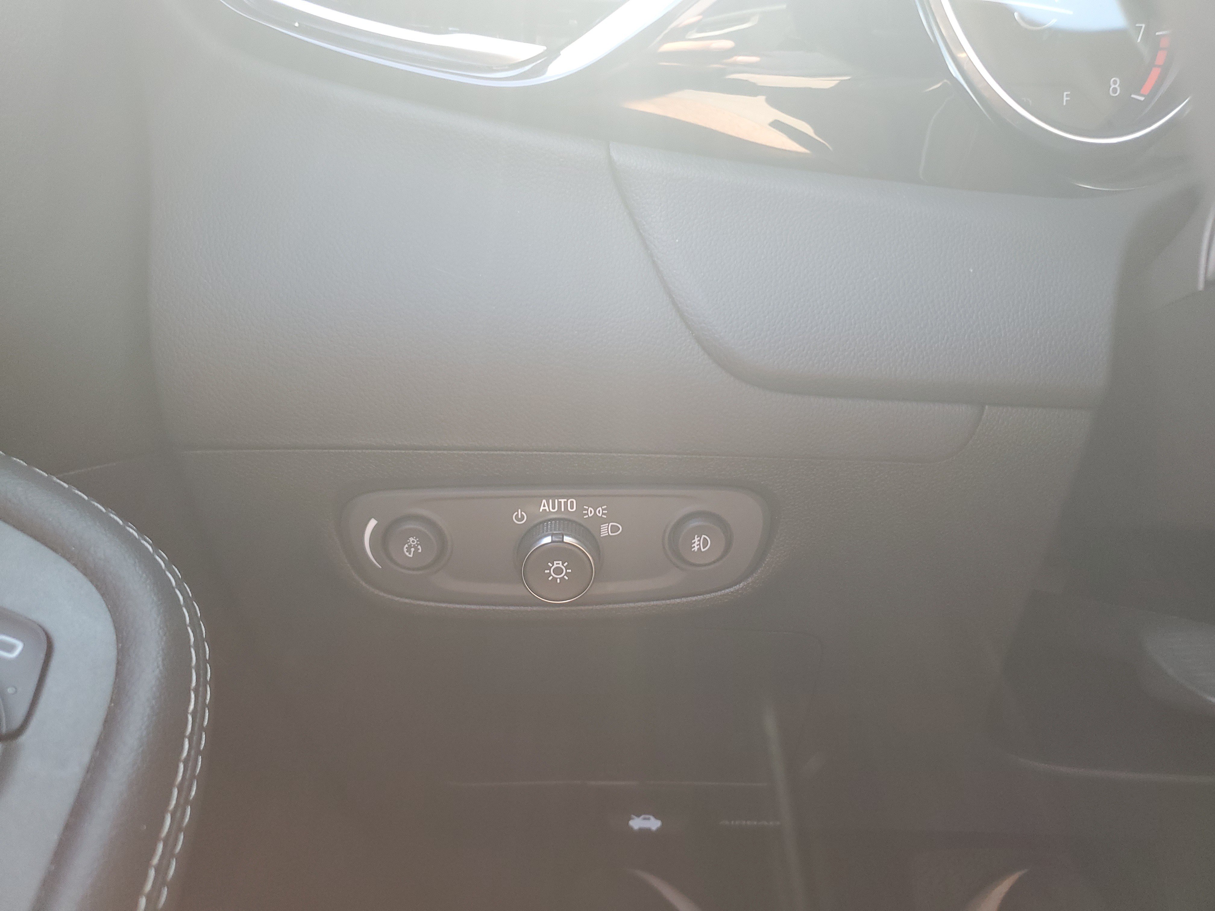 Used 2022 Buick Encore GX Select w/ Sport Touring Package FWD image 22