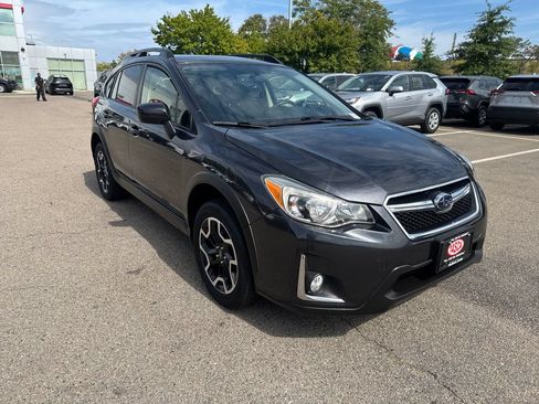 Used 2017 Subaru Crosstrek 2.0i Premium AWD/4WD image 10