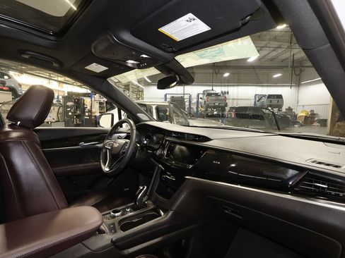 Certified 2024 Cadillac XT6 Premium Luxury AWD/4WD image 28