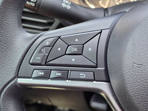Used 2025 Nissan Altima 2.5 SV FWD image 23