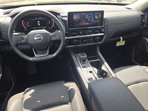 New 2026 Nissan Pathfinder SL FWD image 13