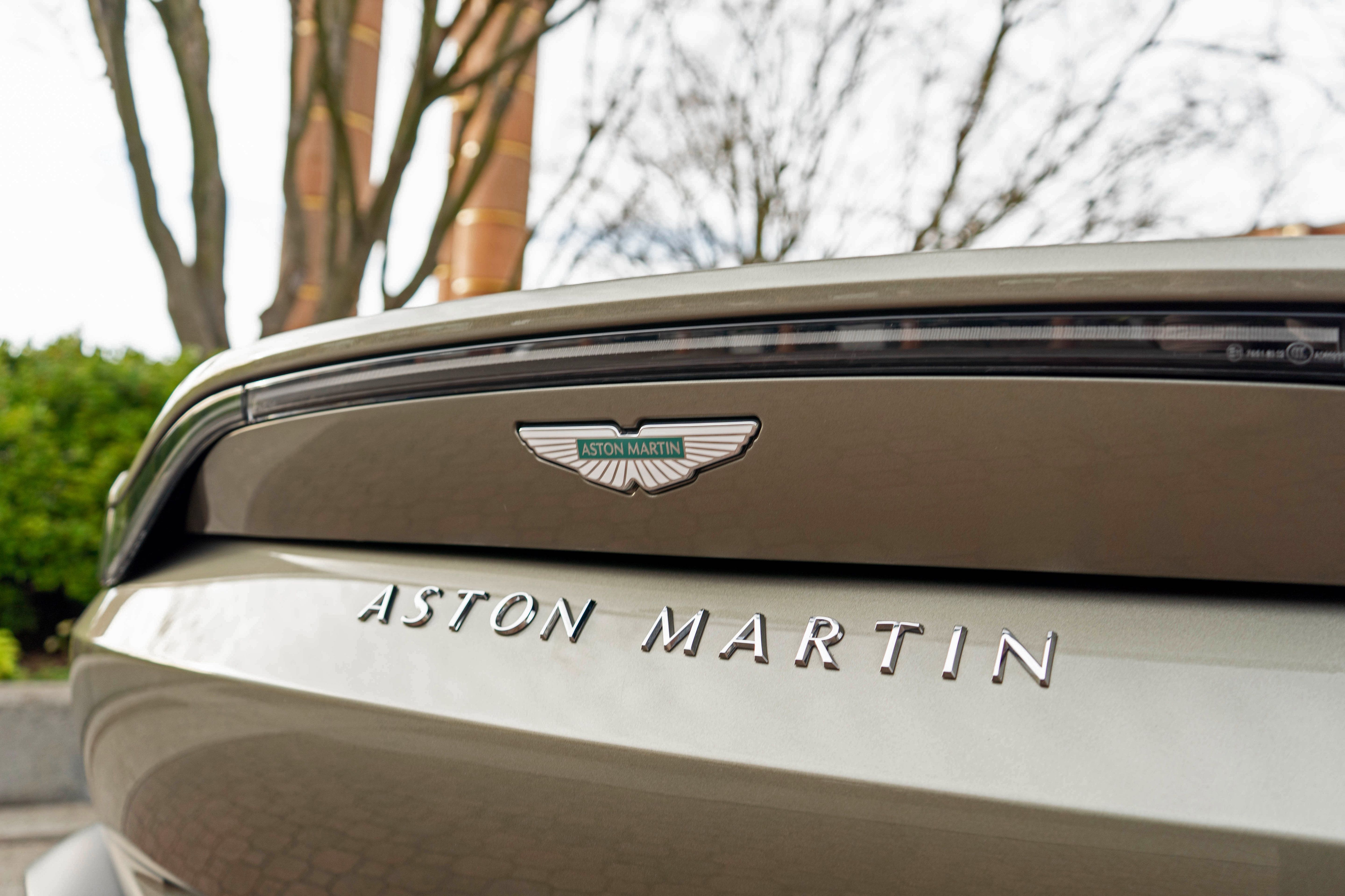 Used 2025 Aston Martin V8 Vantage Coupe RWD image 7