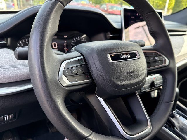 Used 2024 Jeep Compass Latitude AWD/4WD image 14