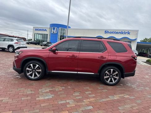 Certified 2025 Honda Pilot Elite image 33