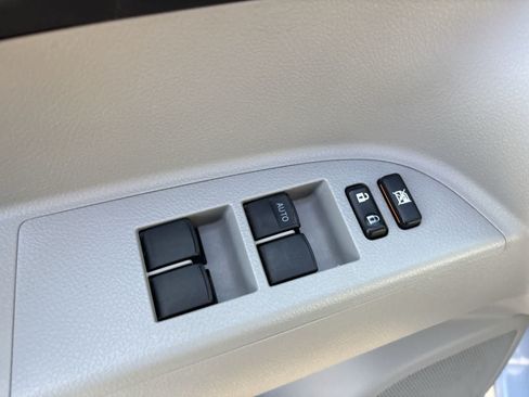 Used 2010 Toyota Highlander 4WD w/ Extra Value Pkg 2 image 9
