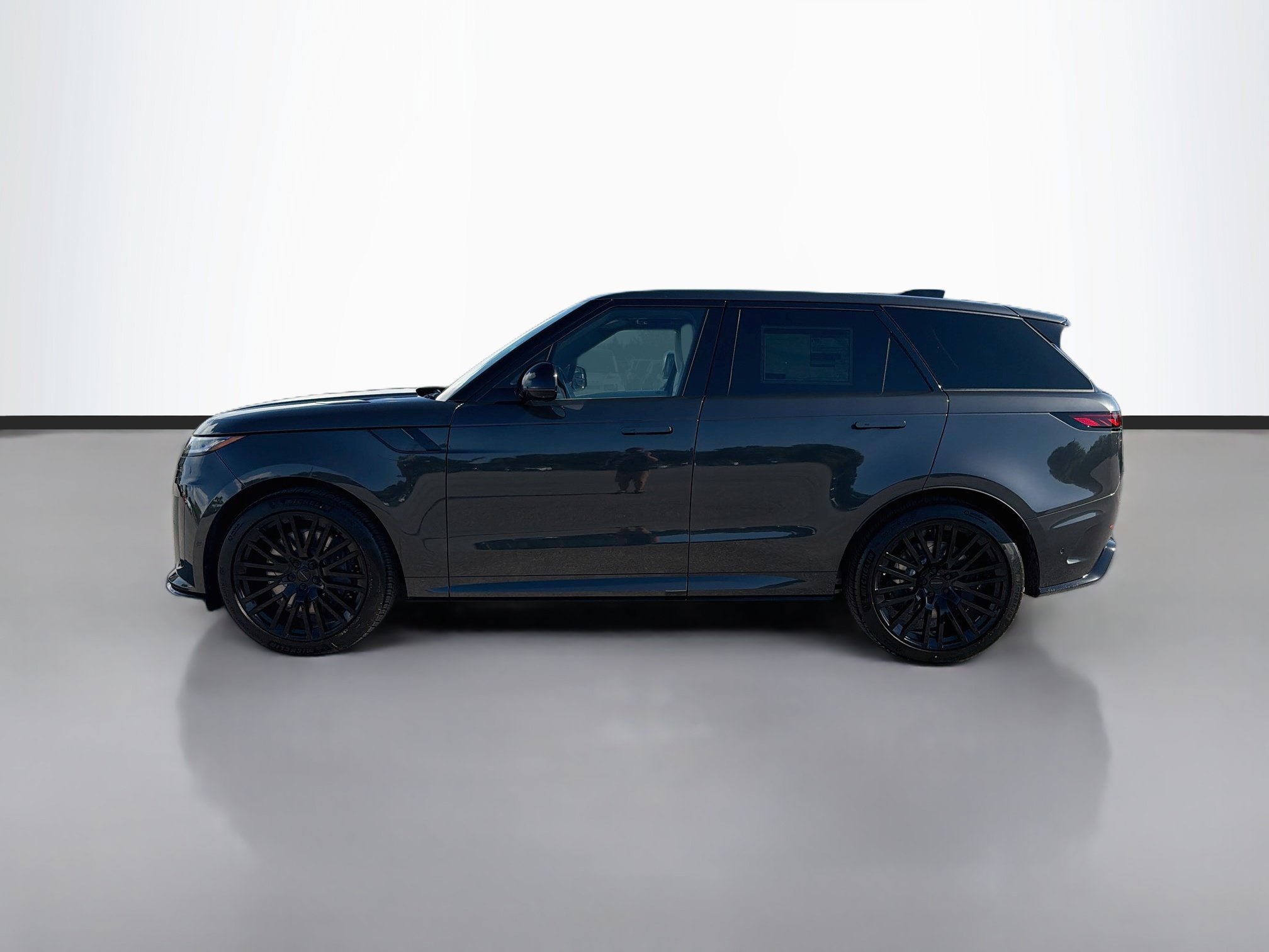 New 2027 Land Rover Range Rover Sport SV AWD/4WD image 2