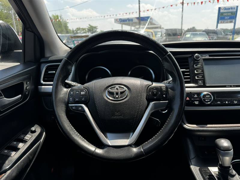 Used 2015 Toyota Highlander Limited AWD/4WD image 21