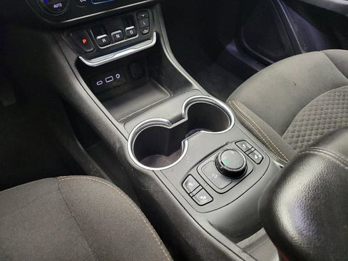 Used 2019 GMC Terrain SLE w/ Driver Convenience Package AWD/4WD image 26