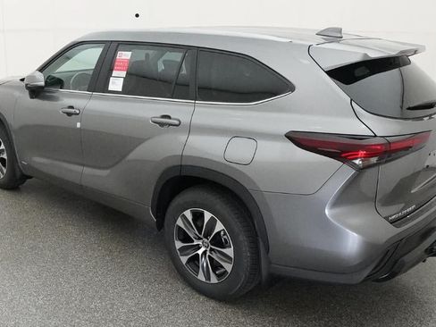 New 2026 Toyota Highlander XLE AWD/4WD image 5
