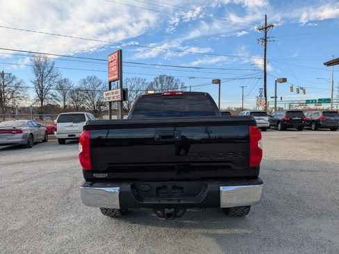 Used 2017 Toyota Tundra SR5 w/ SR5 Upgrade Package image 8