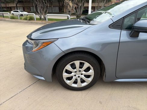 Used 2024 Toyota Corolla LE FWD image 2