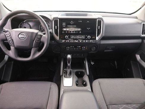 Used 2025 Nissan Frontier SV w/ SV Convenience Package RWD image 20