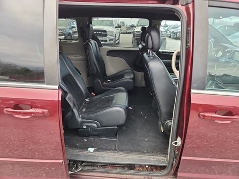 Used 2017 Dodge Grand Caravan SXT w/ Driver Convenience Group image 24