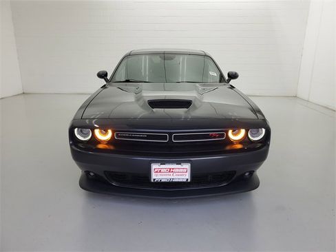 Used 2019 Dodge Challenger R/T w/ Driver Convenience Group image 3