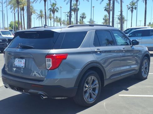 Used 2023 Ford Explorer XLT w/ Equipment Group 202A RWD image 4