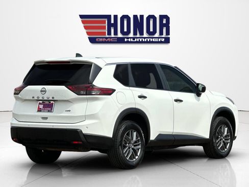 Used 2024 Nissan Rogue S AWD/4WD image 4
