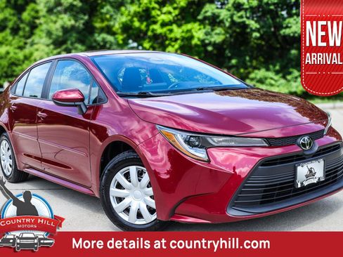 Used 2025 Toyota Corolla LE w/ LE Premium Package FWD image 1