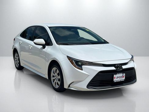 Used 2024 Toyota Corolla LE FWD image 3