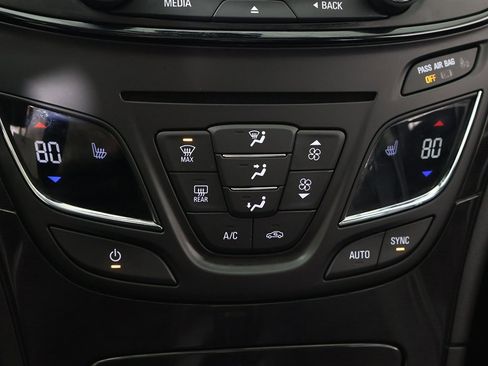 Used 2015 Buick Regal image 47