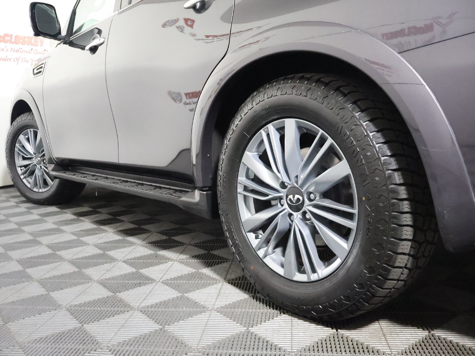 Used 2024 INFINITI QX80 Luxe AWD/4WD image 15