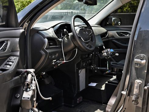 Used 2021 Chevrolet Traverse RS FWD image 13