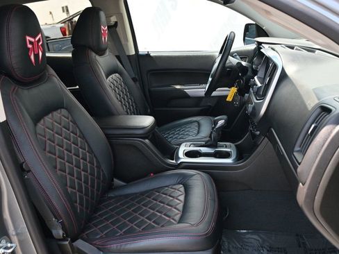 Used 2022 Chevrolet Colorado LT w/ LT Convenience Package image 15