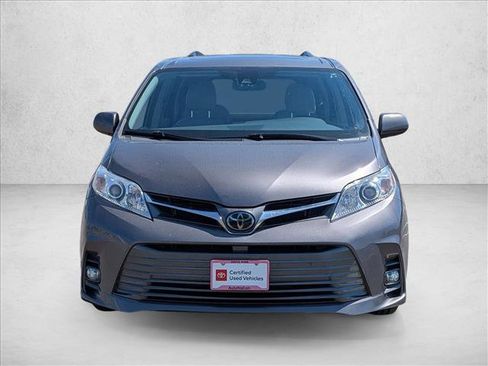 Used 2020 Toyota Sienna XLE Premium AWD/4WD image 2