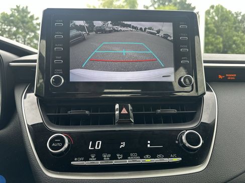 Used 2020 Toyota Corolla LE FWD image 24