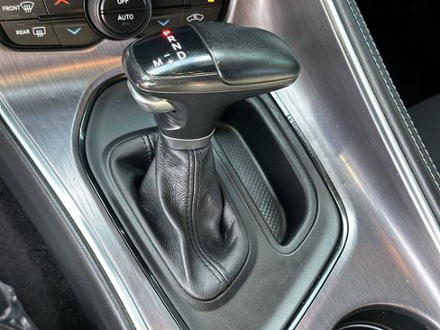 Used 2018 Dodge Challenger SXT image 17