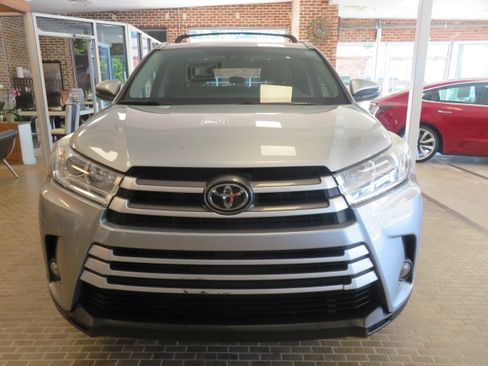 Used 2017 Toyota Highlander XLE FWD image 66