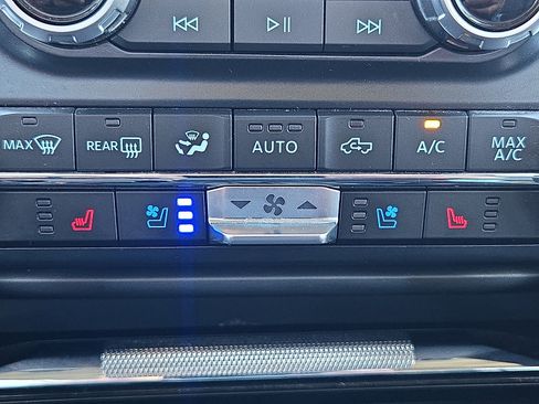 Used 2023 Ford F150 Lariat w/ Equipment Group 502A High image 20