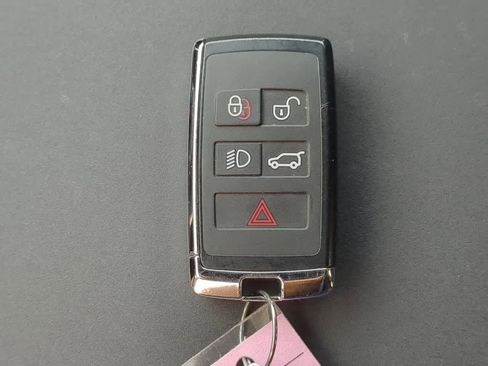 Certified 2025 Land Rover Discovery Sport Dynamic SE image 36