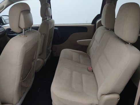 Used 2015 Dodge Grand Caravan American Value Package w/ UConnect Hands-Free Group FWD image 18