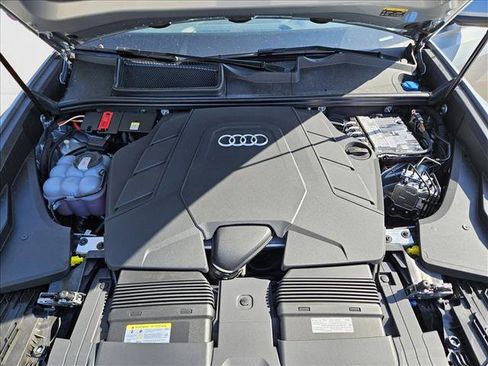 New 2025 Audi Q8 Premium w/ Black Optic Package image 16