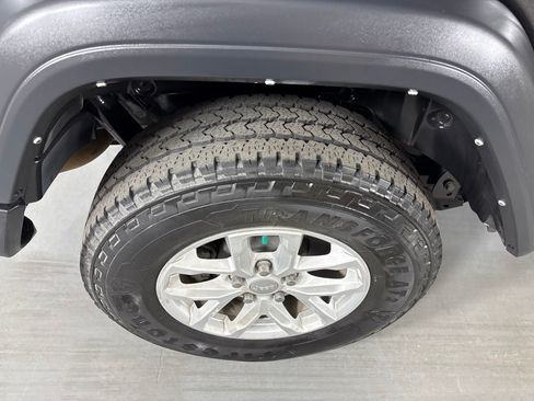 Used 2023 Jeep Wrangler Unlimited Sport AWD/4WD image 10