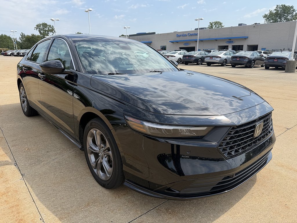 Certified 2024 Honda Accord EX-L image 2