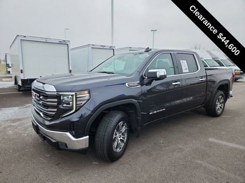 Used 2025 GMC Sierra 1500 SLT image 4