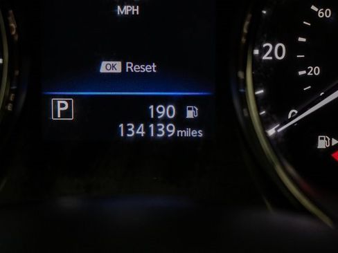 Used 2019 Nissan Rogue SV image 32