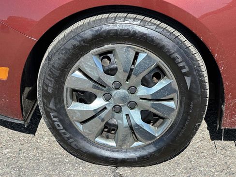 Used 2013 Chevrolet Cruze LS image 8