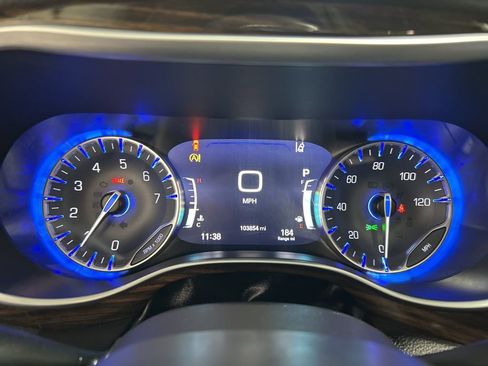 Used 2021 Chrysler Pacifica Limited image 15
