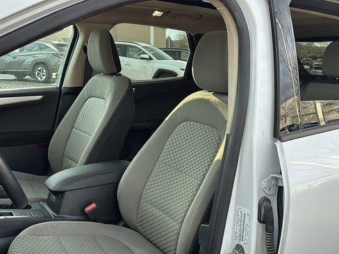 Used 2020 Ford Escape SE image 10