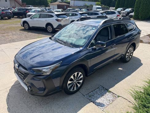 Used 2023 Subaru Outback Limited AWD/4WD image 4