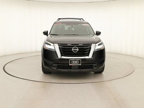 Used 2022 Nissan Pathfinder SV AWD/4WD image 11