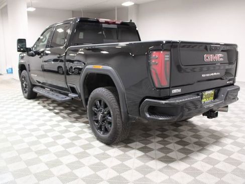 Used 2024 GMC Sierra 2500 AT4 w/ Technology Package image 5