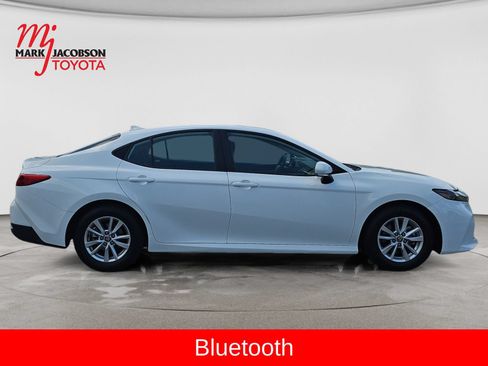 Used 2025 Toyota Camry LE FWD image 6