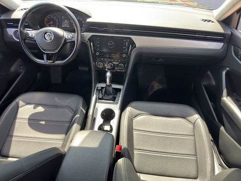 Used 2020 Volkswagen Passat 2.0T SE w/ Sunroof Package FWD image 23