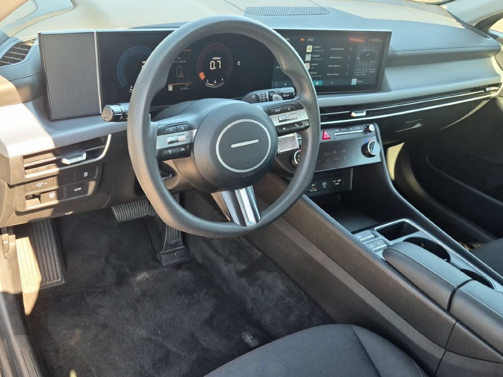 Used 2025 Hyundai Sonata SEL FWD image 15