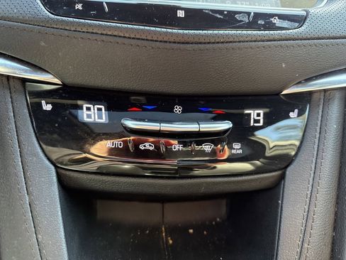 Used 2021 Cadillac XT5 Premium Luxury image 8