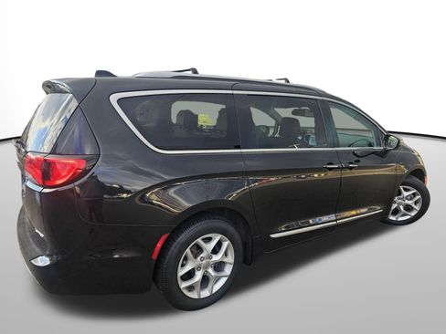 Used 2020 Chrysler Pacifica Limited image 6